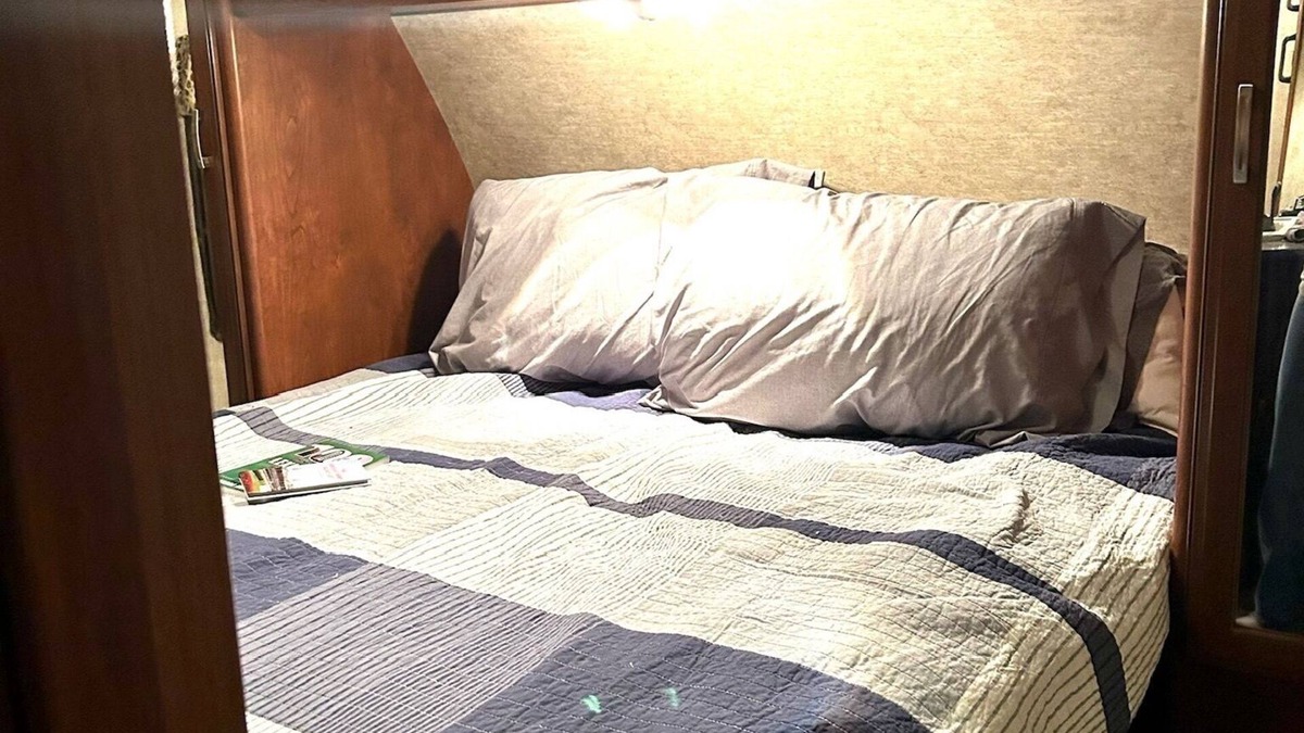 Lexington House | Cozy 5 Bed Glamping Retreat Peachessa Experience @ KHP