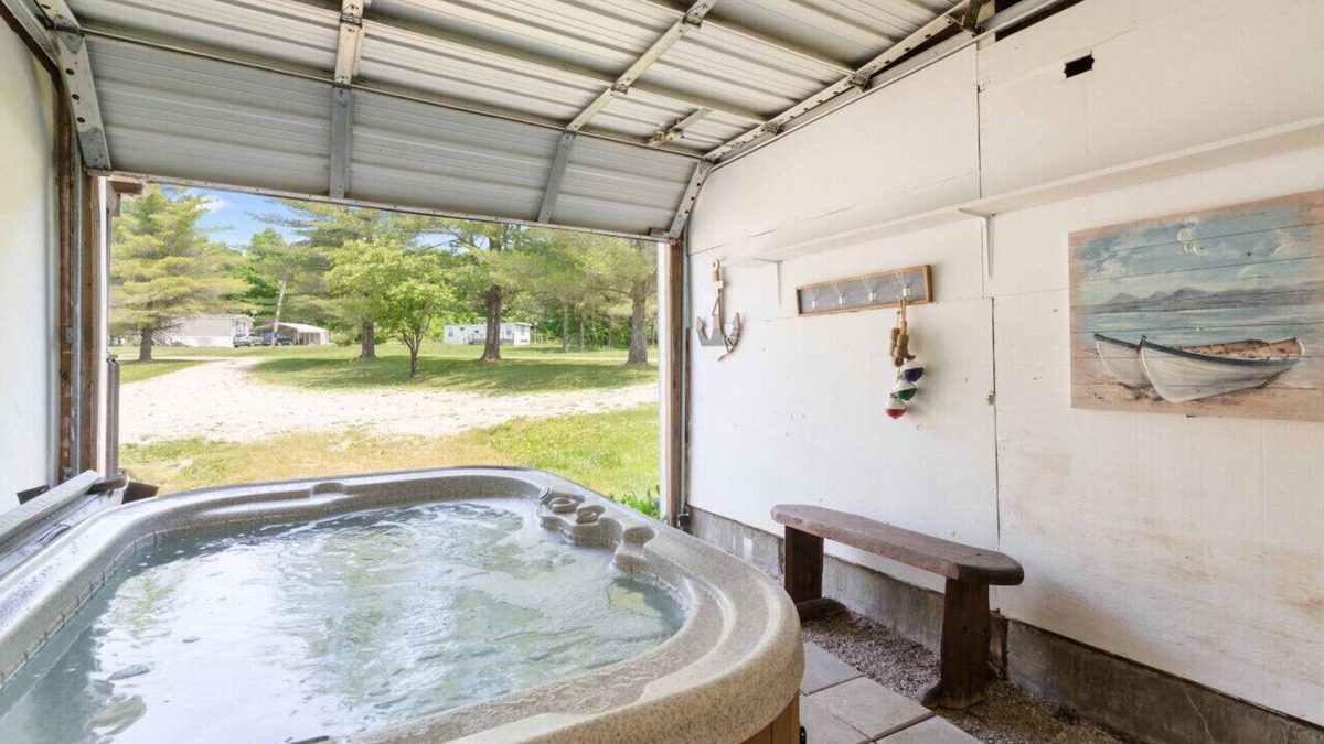Taswell House | Cozy 5 Bedroom House - 1 Minute From Patoka Lake!