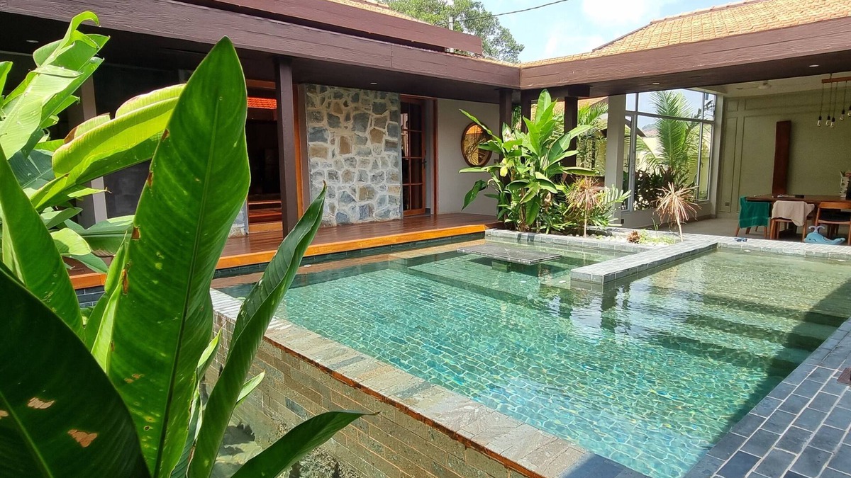 Kampot House | Cozy 5 bedrooms pool Villa in Kampot