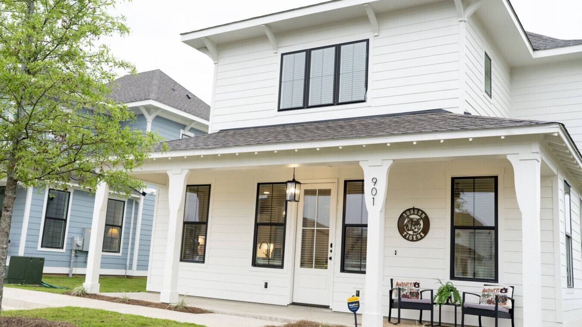 Auburn House | Cozy 5bd/5ba - Close to Vet School & TigerTransit
