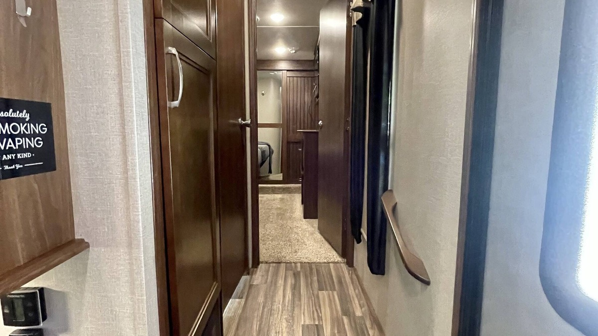 Ringold House | Cozy/5th wheel camper/ fire pit/large deck/close to Hochatown/Pine Creek Lake