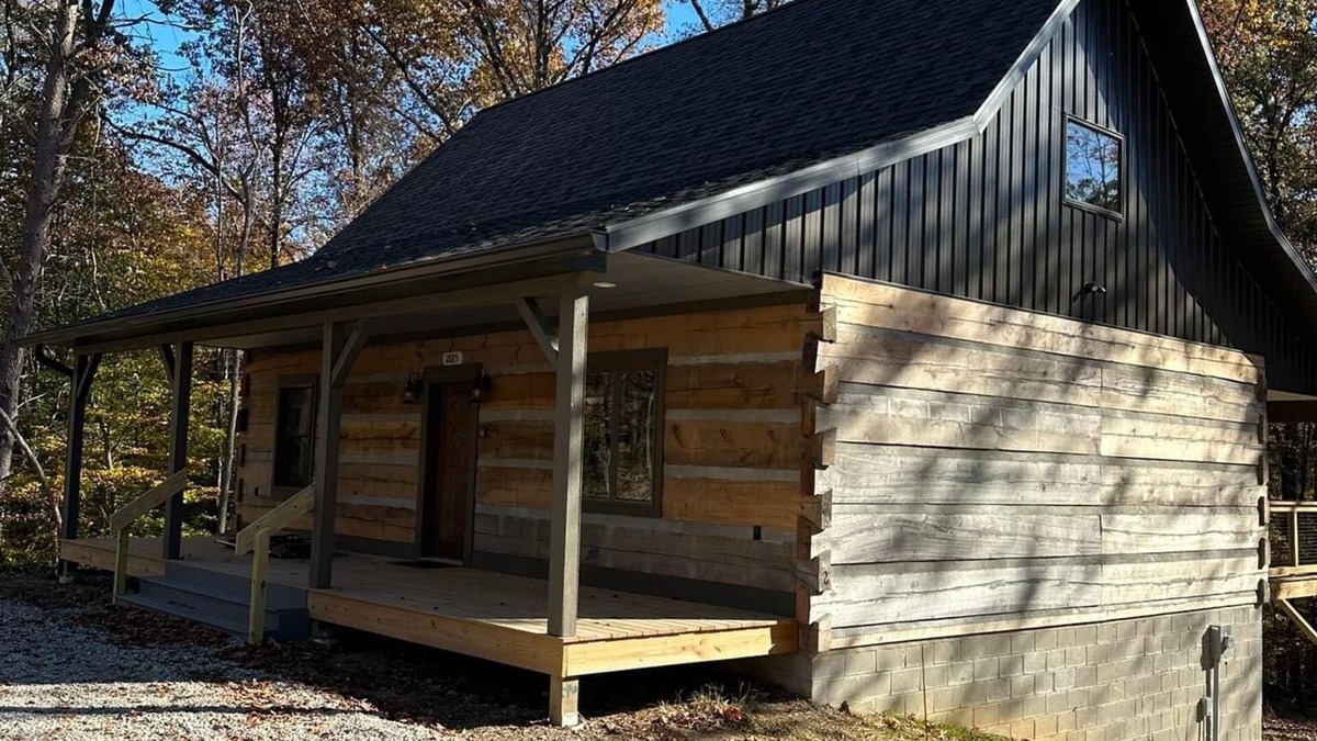 Helmsburg Cabin | Cozy 6 Person Cabin in Brown County, Indiana