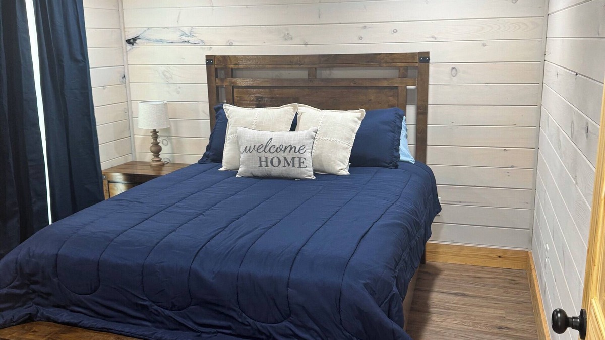 Gadsden Cabin | Cozy 6 person cabin with swim up tiki bar and hot tub!