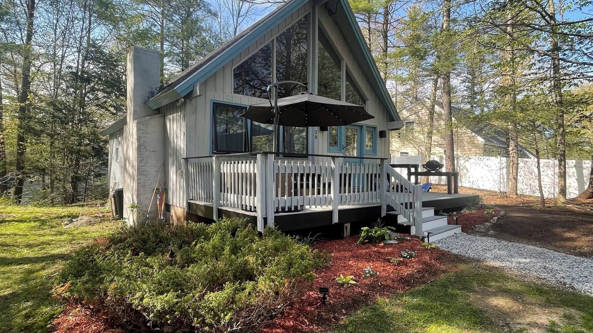 Ogunquit Cabin | Cozy A-frame cabin just a short walk to town.