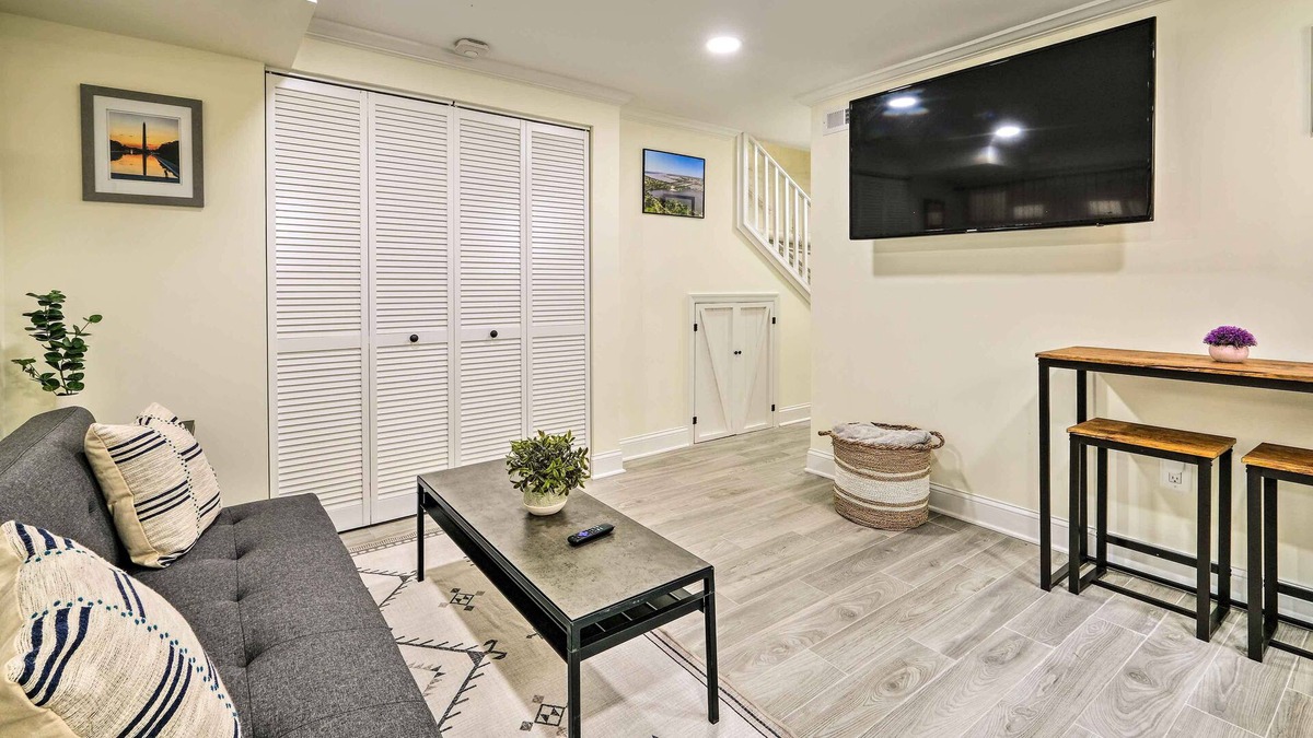 Potomac West House | Cozy Alexandra Getaway ~ 5 Mi to Downtown DC!