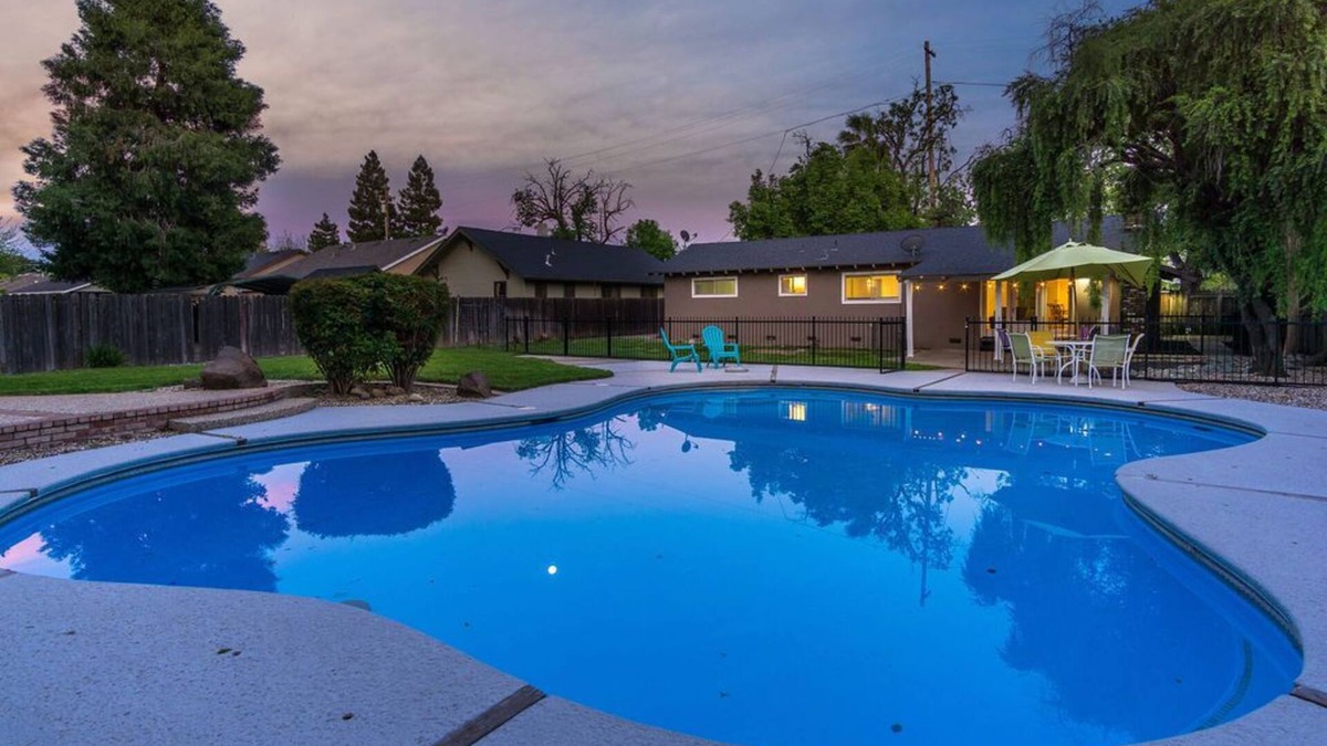 Chico House | Cozy All Hardwood Home w private POOL in Chico, Ca.