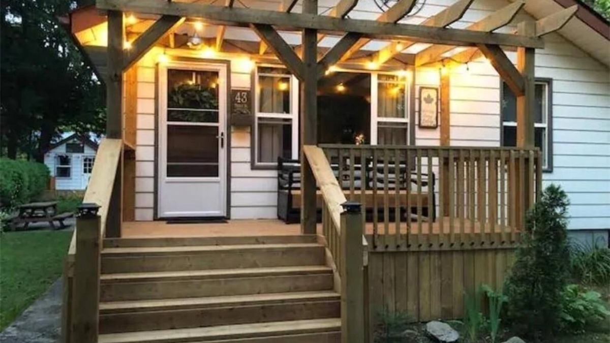 Balm Beach Cottage | Cozy All-Season Family Cottage in Balm Beach!