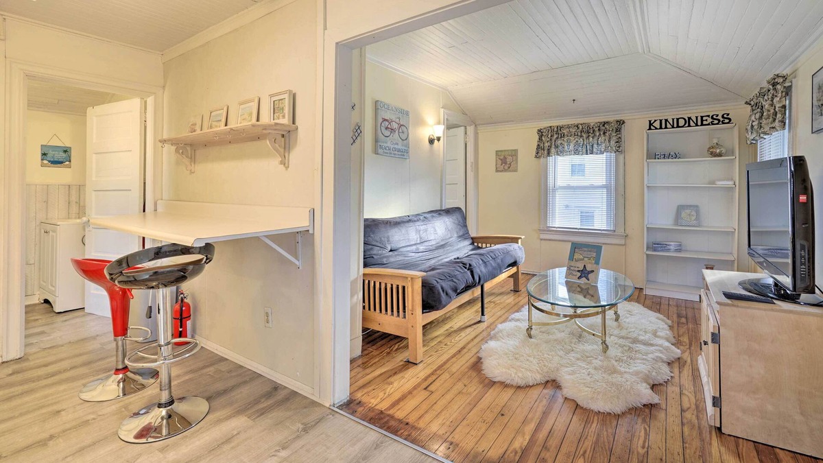 Allenhurst Cottage | Cozy Allenhurst Cottage 1 Mi to Asbury Beach!