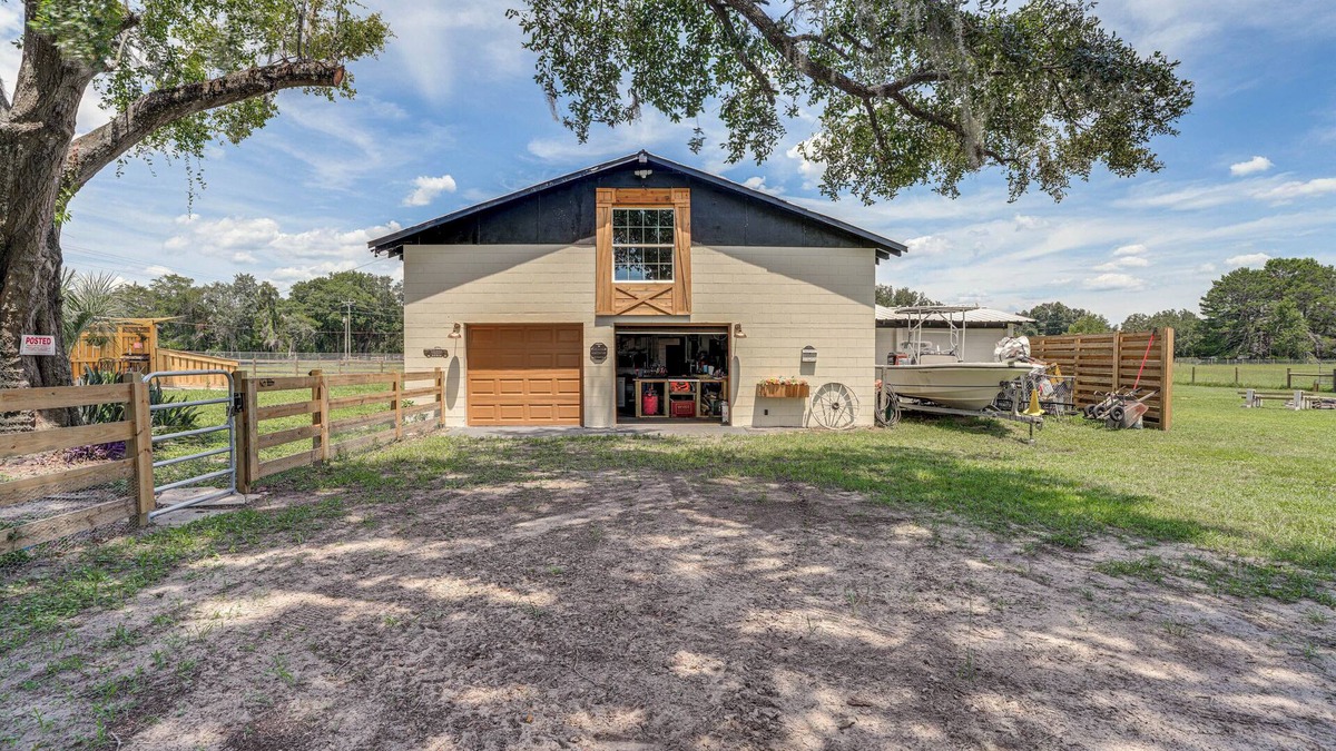 Pittman Apartment | Cozy Altoona Studio w/Fire Pit: Farm On-Site!