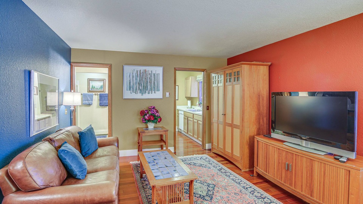 South Addition Apartment | Cozy Anchorage Studio: Walk to Downtown!