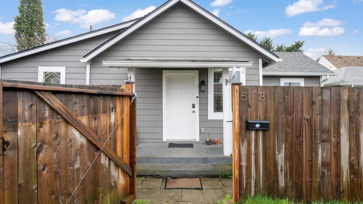South Tacoma House | Cozy and 3 mins to Tacoma dome.
