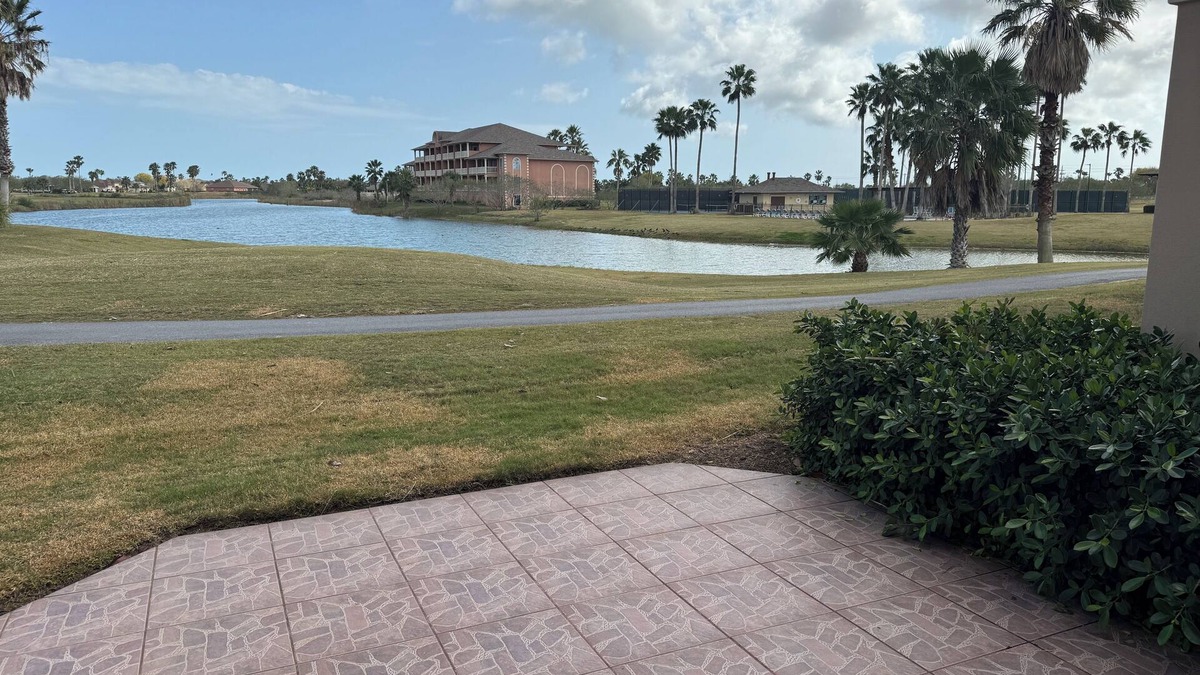 Laguna Vista Villa | Cozy and Beautiful 30 Hacienda