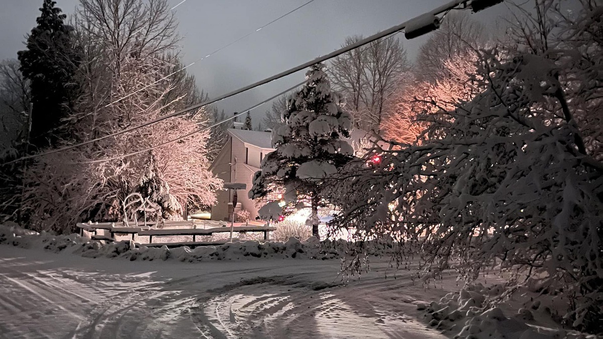 Sutton House | Cozy and bright ski chalet on Mount Sutton - seasonal rental