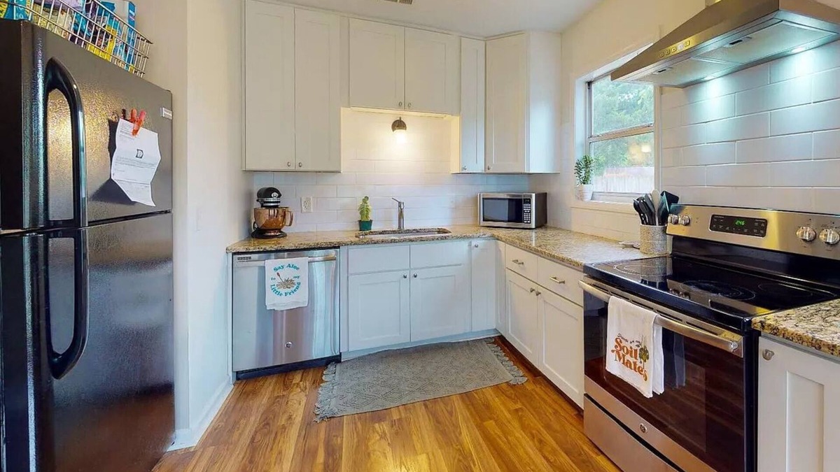 Kings Grant House | cozy and centrally located home in Wilmington, NC!