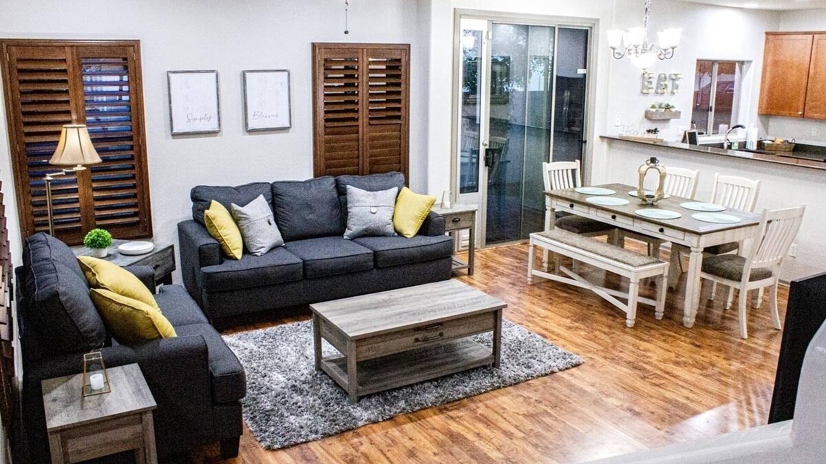 East Mesa House | Cozy and Clean Pet-Friendly Family Retreat Newly Remodeled Community Pool