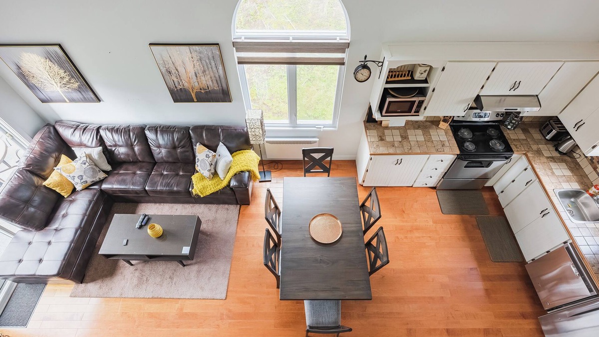 Magog Condo | Cozy and close to beach ,3 bedroom condo in Magog
