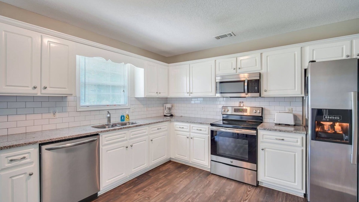 Statesboro House | Cozy and Contemporary Villa 1 Mile From GSU