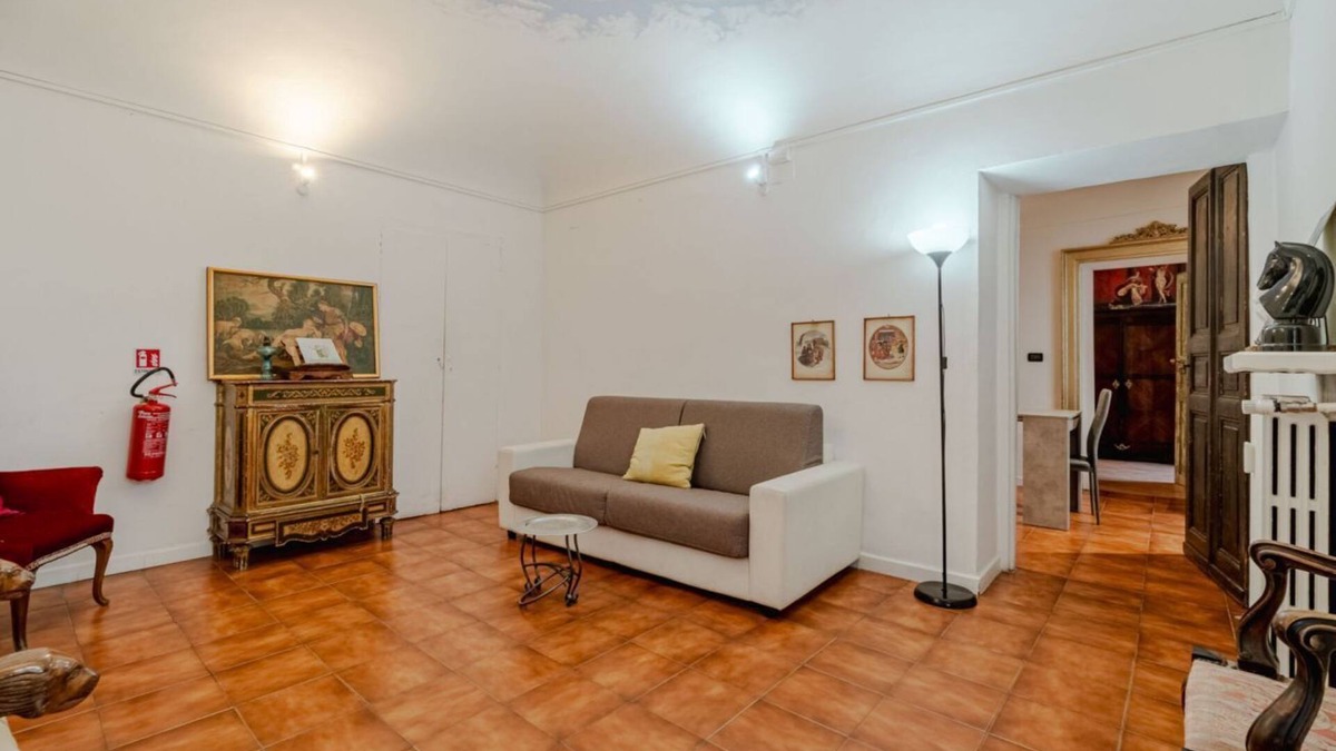 Historic Centre Apartment | Cozy and elegant apartment that can accommodate up to 4 people, located in city center, a 13 minute walk from Porta Nuova railway and metro station, and 10 minutes walk from Piazza Vittorio Veneto, Valentino Park and the renowned Via Lagrange, an ideal s