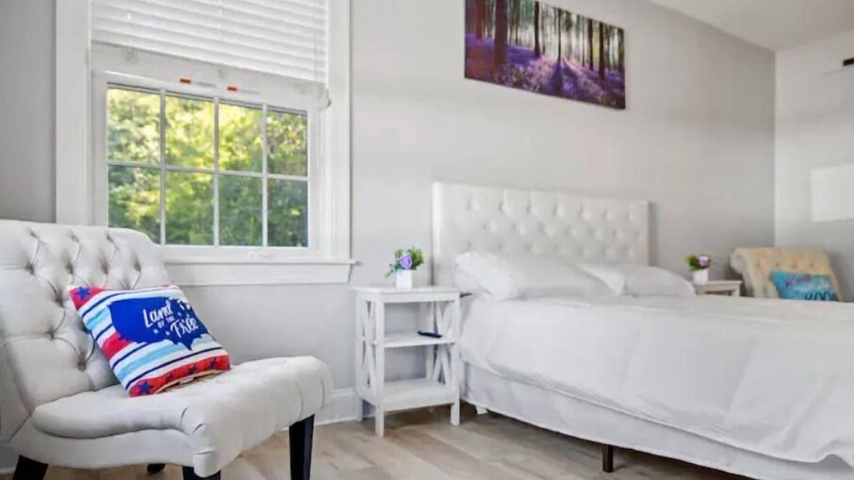 Waterford House | Cozy and Fun Waterford Getaway
