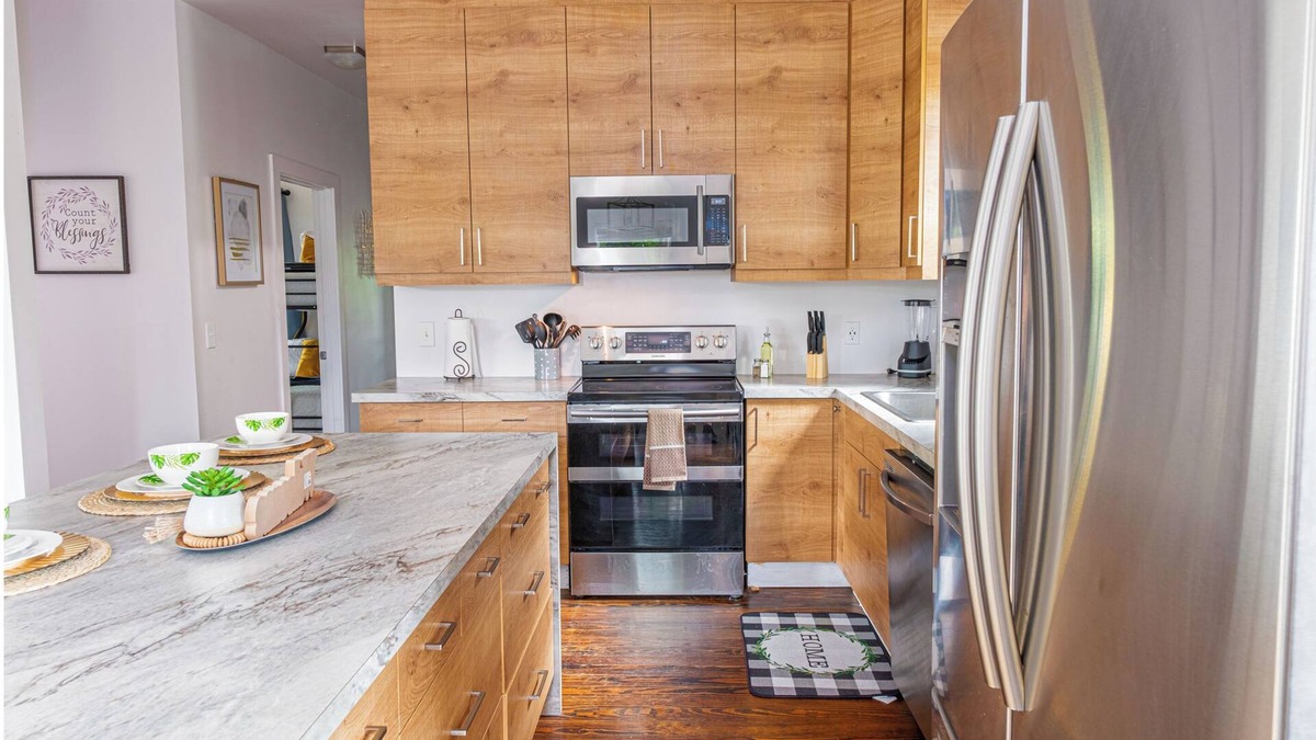Eastside Promise Neighborhood Cottage | Cozy and Gorgeous 2br/1ba Near Amazing Downtown
