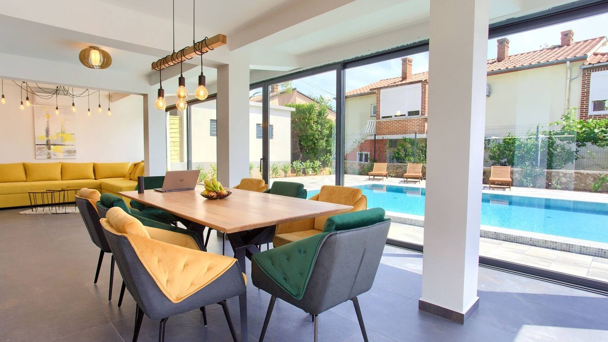 Krk Villa | Cozy and modern Villa Phoenix in Krk a few steps to the harbor and beach