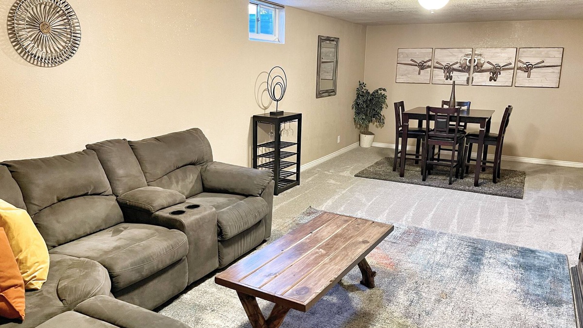 Scenic Heights Apartment | Cozy and Private Lower Level Unit with Full Kitchen
