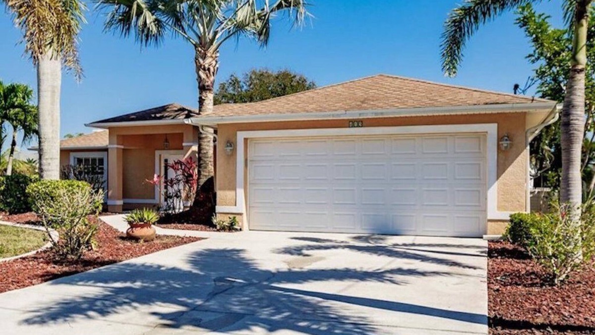 Burnt Store House | Cozy and relaxing Cape Coral Getaway!