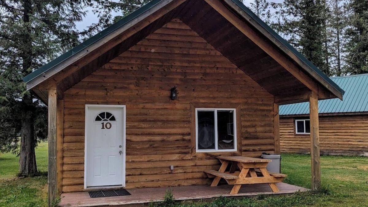 Regional District of Fraser-Fort George Cabin | Cozy and Relaxing Getaway Cabin #10n