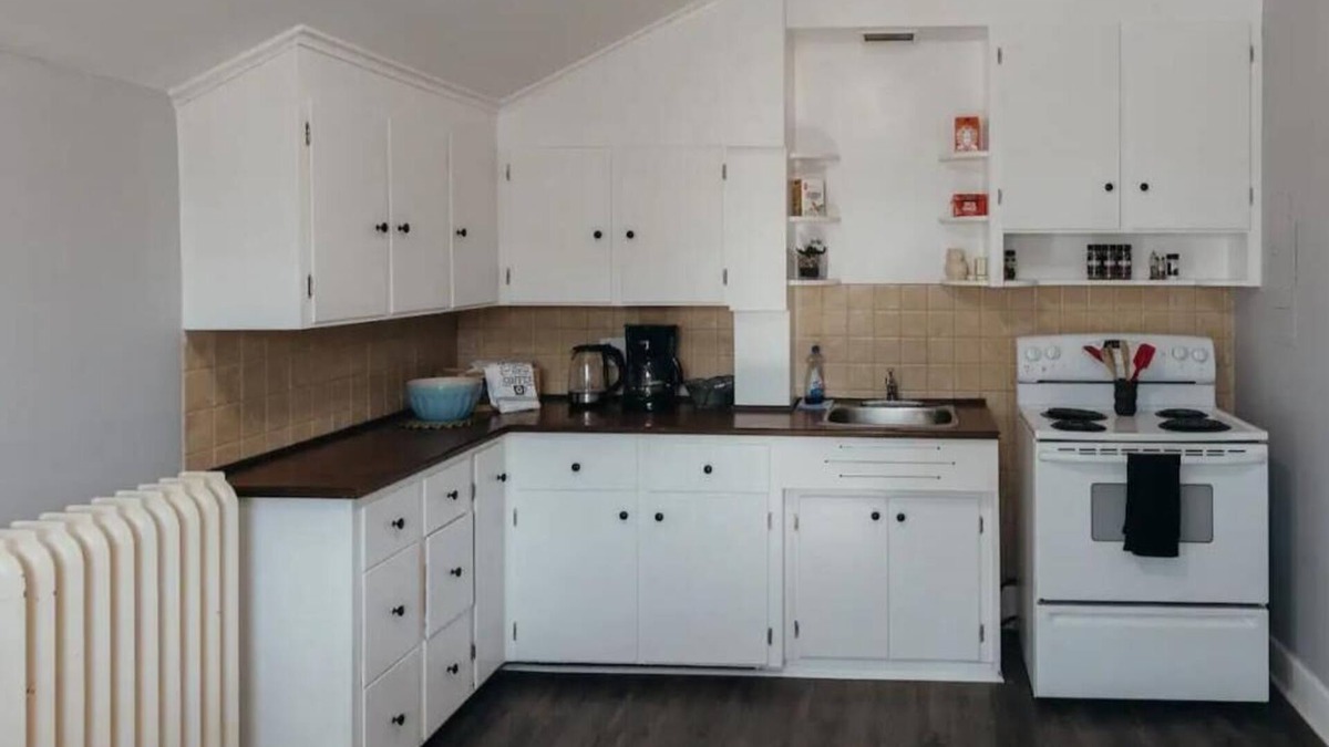 Cambridge Apartment | Cozy and spacious upper storey apartment with self check-in, steps from DT Galt