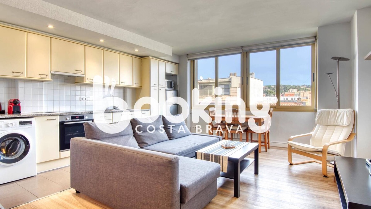 Sant Feliu de Guixols Apartment | Cozy apartment in the very heart of Sant Feliu, next to the beach