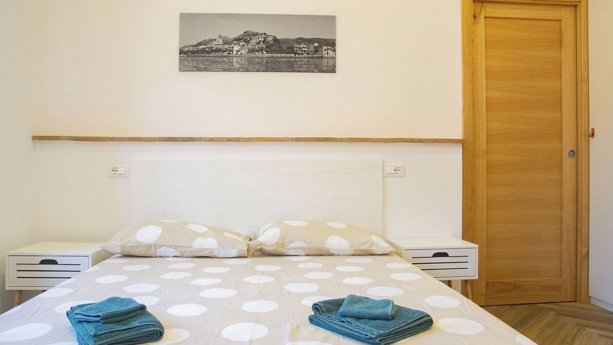 Lake Bracciano Apartment | Cozy Apartment in the Historic Heart of Trevignano Romano