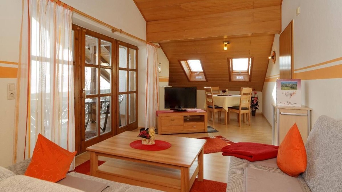 Rinchnach Apartment | Cozy apartment (85 sqm) for up to 4 people with balcony