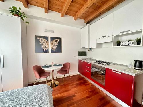 Borgo San Leonardo Apartment | Cozy Apartment Center