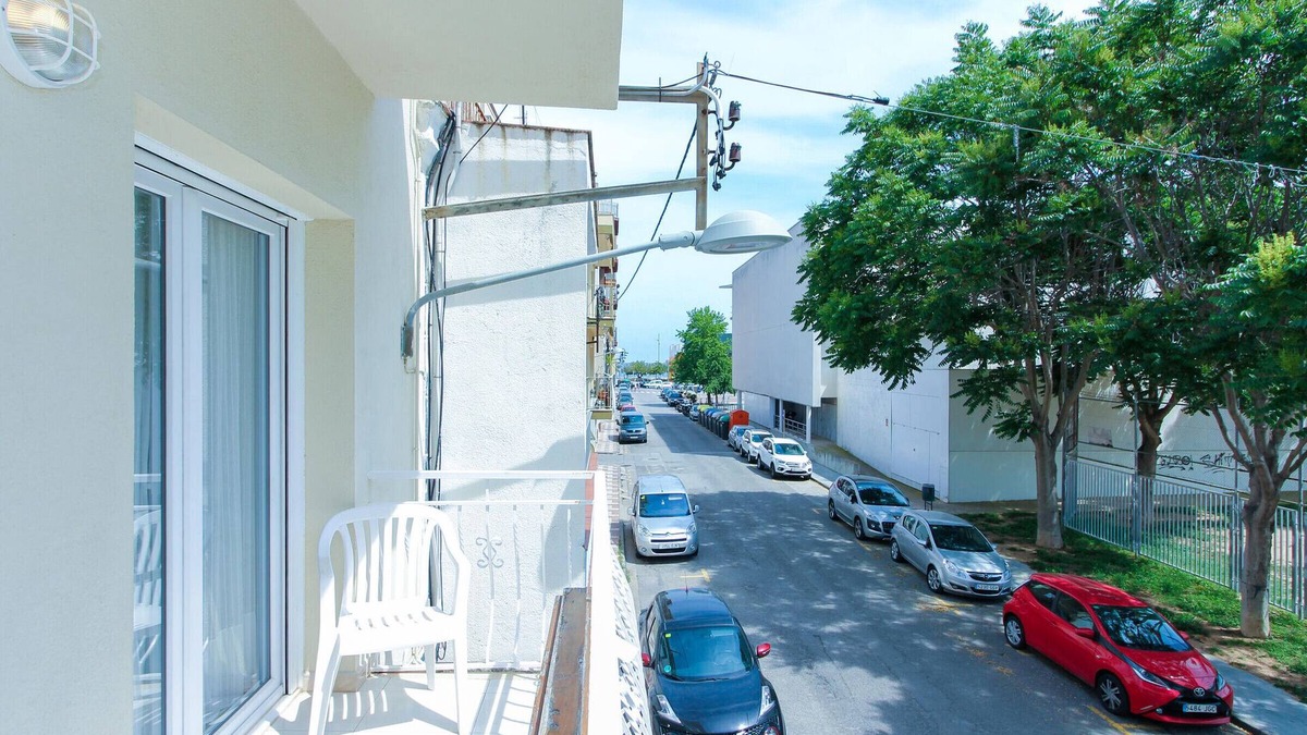 Blanes Apartment | Cozy Apartment for 5 near Blanes Beach with Balcony and Sea View