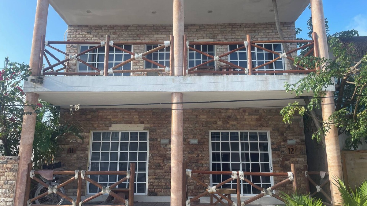 Downtown Holbox Apartment | Cozy apartment in charming Holbox with AC, WiFi cuarto en planta baja