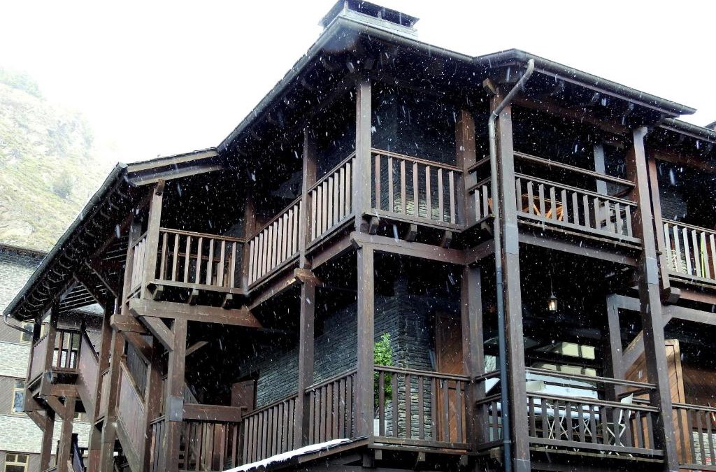 Incles Apartment | Cozy apartment in El Tarter 45 m² with mountain view