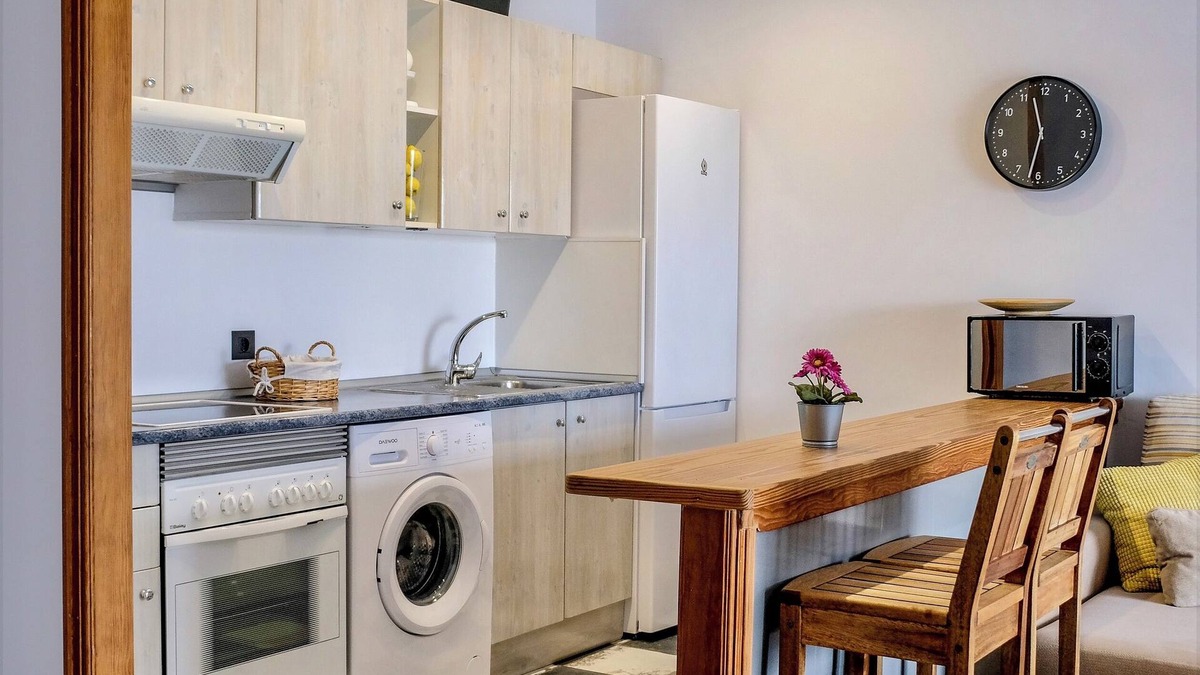 Costa Teguise Apartment | Cozy apartment in quiet complex seafront 5 minutes from the beach