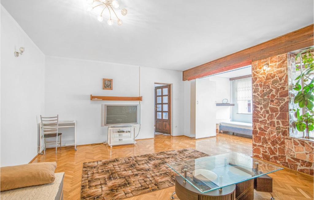 Dziaki Lesne Apartment | Cozy Apartment In Gdynia With Wifi
