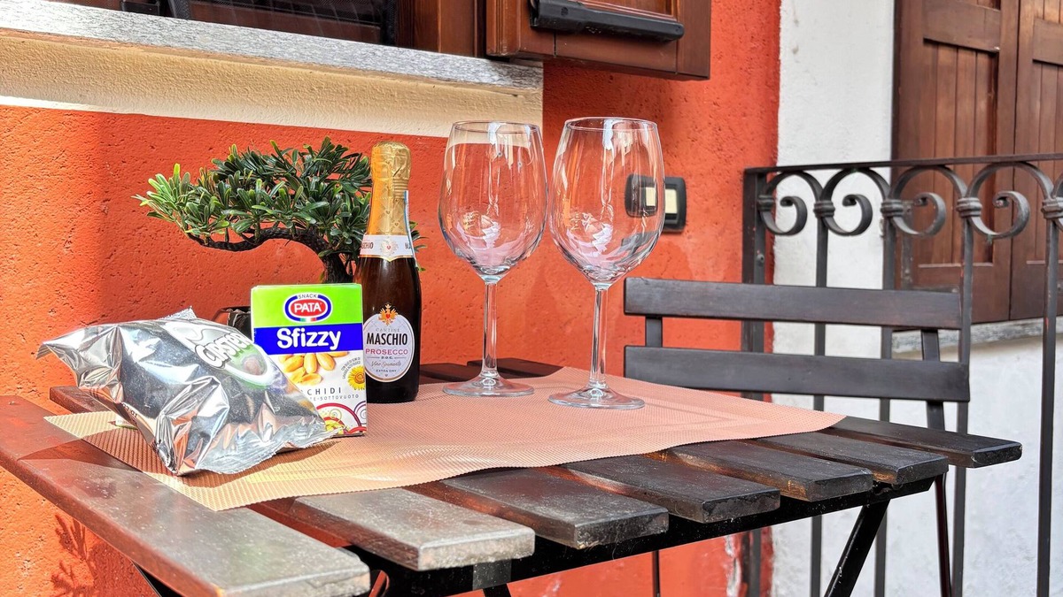 Dagnente Apartment | Cozy apartment in quiet courtyard with attached terrace