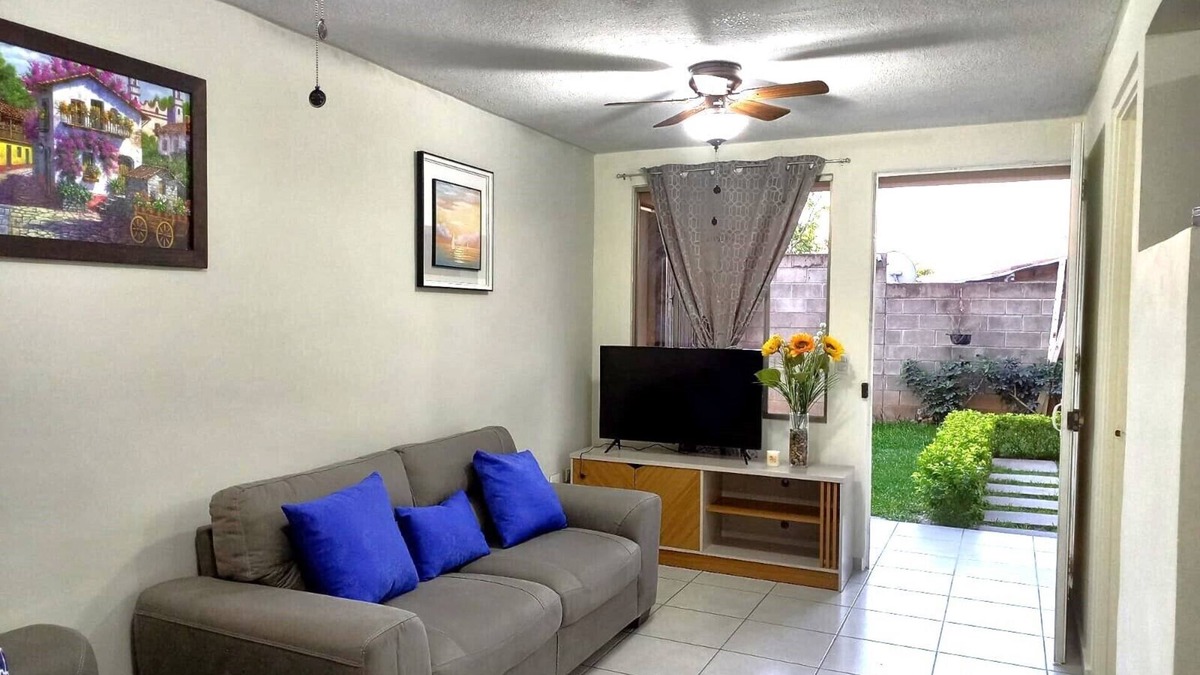 San Salvador Apartment | Cozy apartment in the Heart of San Salvador with 2 bedrooms and parking free.