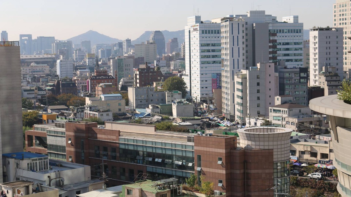 Sungin-dong Apartment | Cozy apartment nearby Metro and Super Market with AC, WiFi