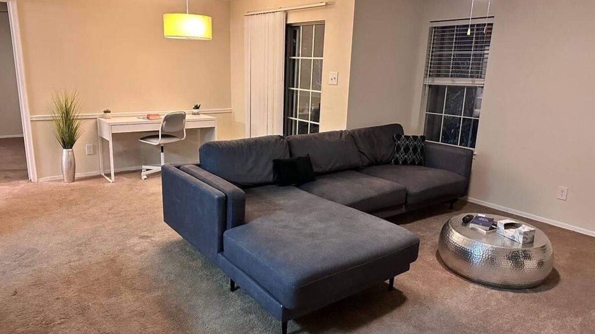 Fairfax Apartment | Cozy apartment next to Fairfax Corner & close to GMU!