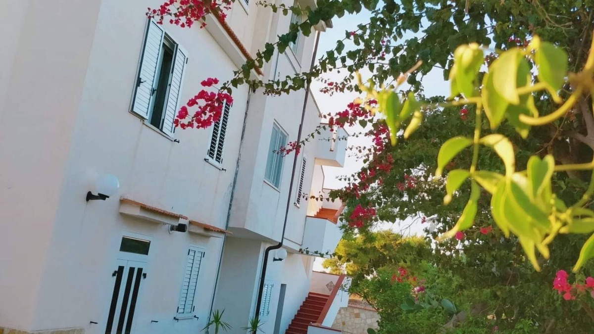 Defensola Villa | Cozy apartment sleeps 12 in Villa Daniel in Vieste Gargano Puglia