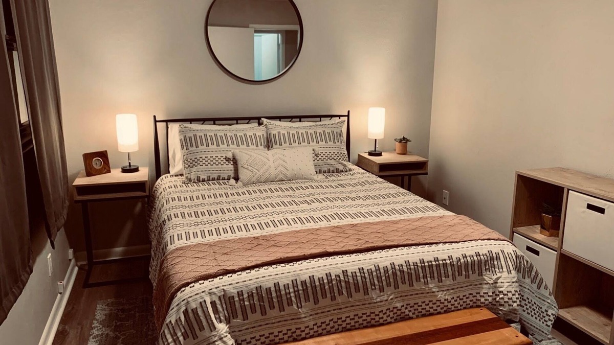 Snohomish Apartment | Cozy Apartment w/Air Conditioning, Smart TV, Covered Parking