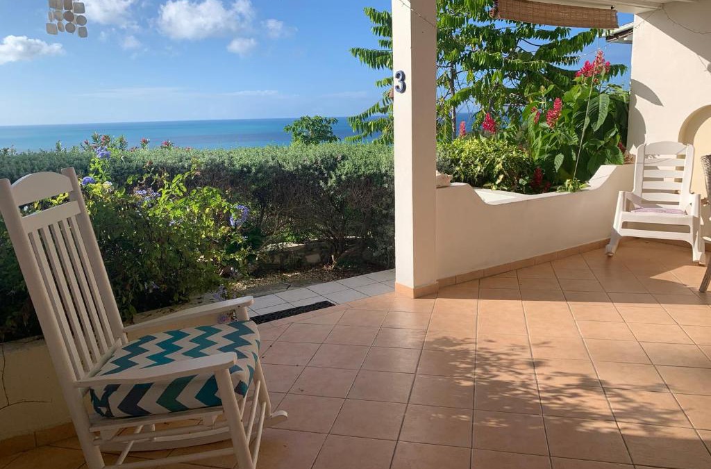 Dickenson Bay Apartment | Cozy apartment with beach at walking distance and pool