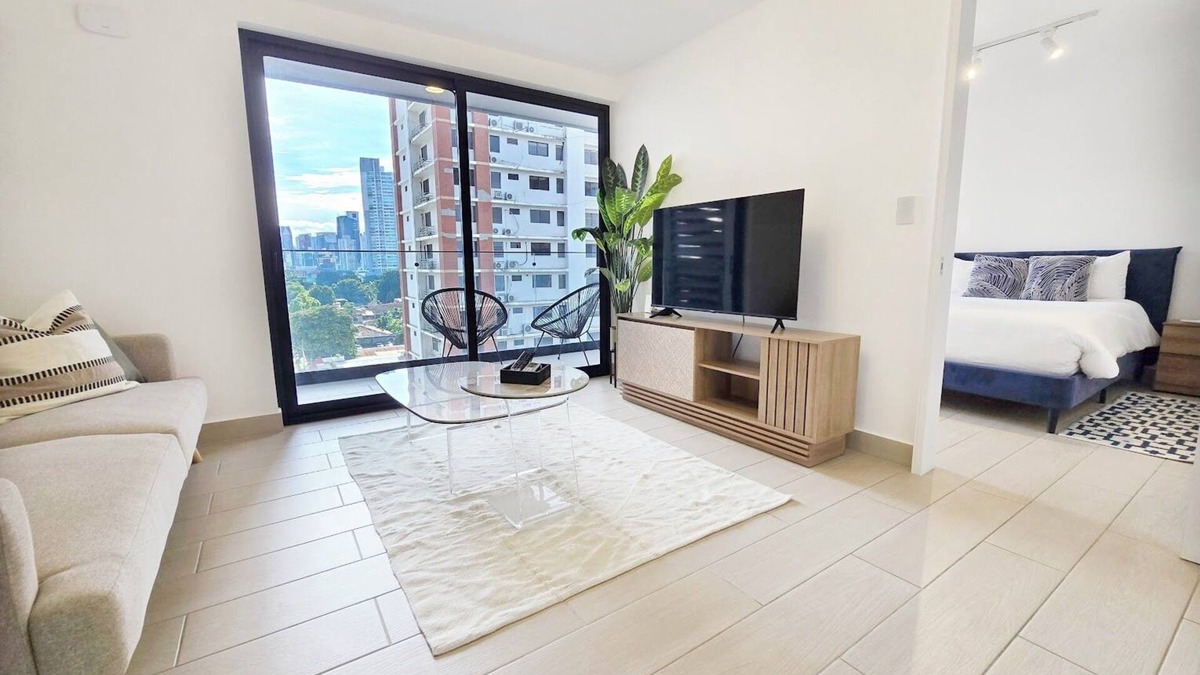 San Francisco Apartment | Cozy Apartment with Free Parking Coworking