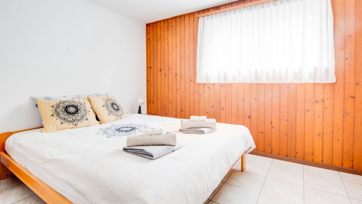Torre Apartment | Cozy apartment with garden, veranda and mountain view