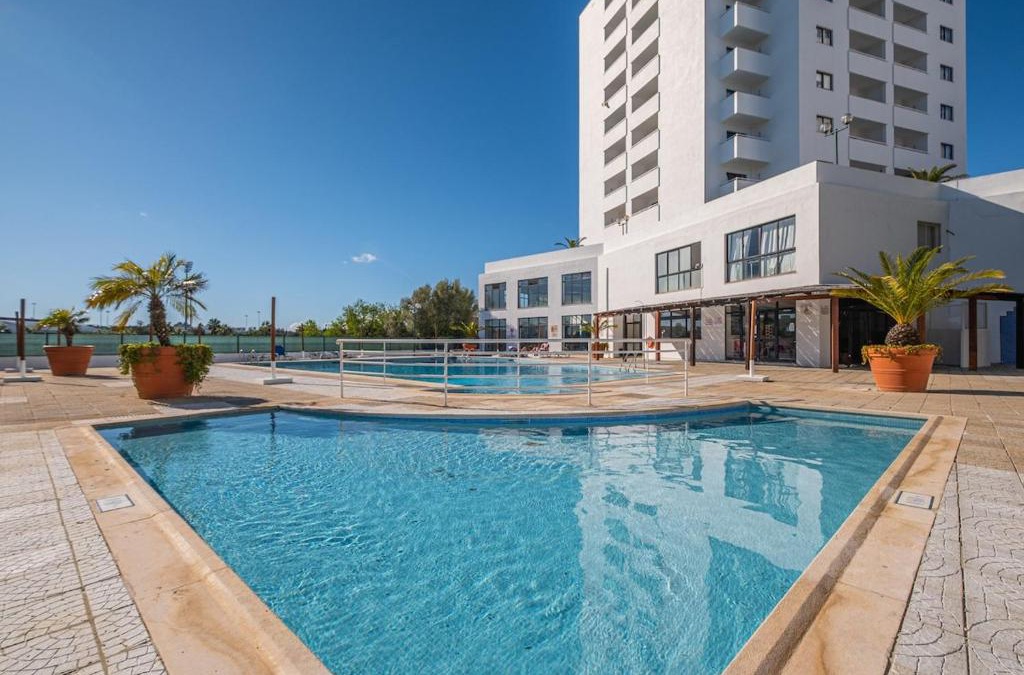 Correeira Apartment | Cozy Apartment with indoor pool