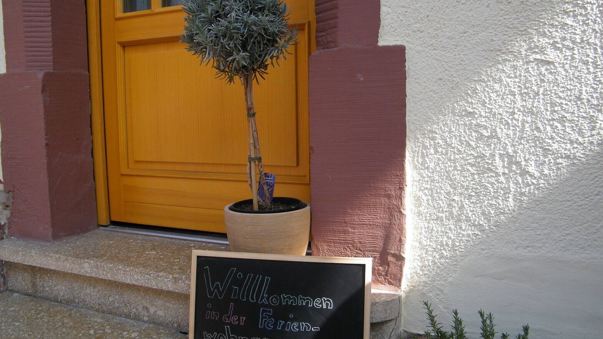 Gocklingen Apartment | Cozy apartment with Mediterranean Winzerhof Weinhaus Fabio