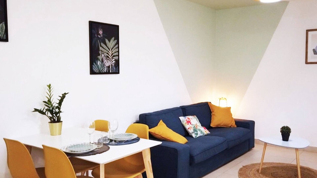 Champrosay Apartment | Cozy apartment with terrace and garden in a residential area